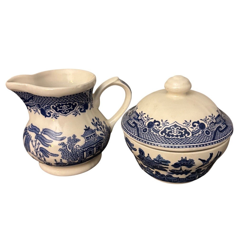 Churchill England | Blue Willow | Creamer & Lidded Sugar Bowl Set | small flaw